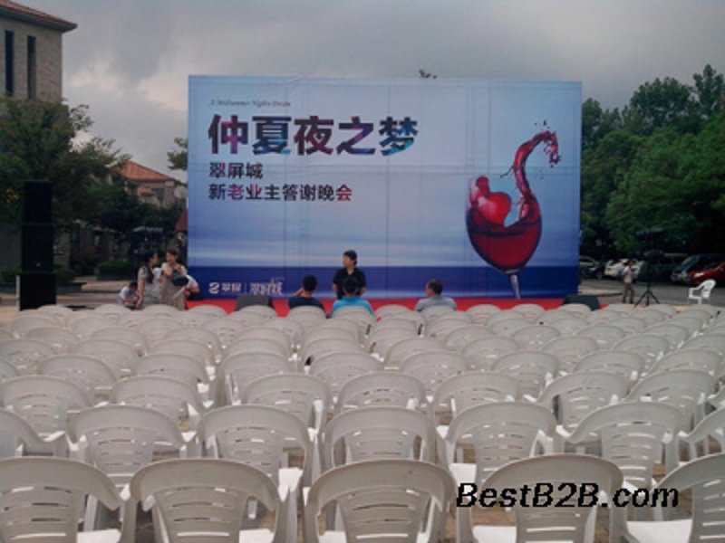 南京亮室文化传播作为一家专业的广告代理公司,正逐步成为众多企业的首选合作伙伴。本文将从多个维度对比分析南京亮室与竞争对手的优势和劣势,帮助读者更好地了解这一行业。